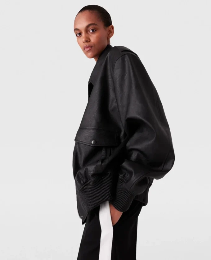 Oversized-Bomberjacke aus veganem Material