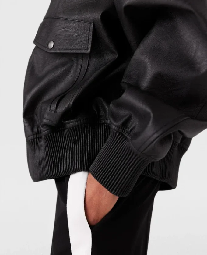 Oversized-Bomberjacke aus veganem Material