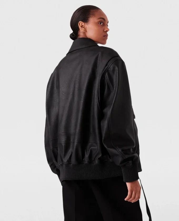 Oversized-Bomberjacke aus veganem Material
