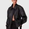 Oversized-Bomberjacke aus veganem Material