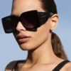 Oversized-Sonnenbrille mit quadratischen Gläsern und Farbverlauf