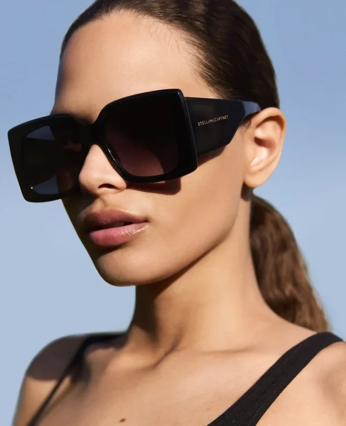 Oversized-Sonnenbrille mit quadratischen Gläsern und Farbverlauf