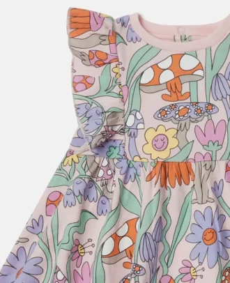 Plissiertes Kleid mit Flügelärmeln und Waldmotiv