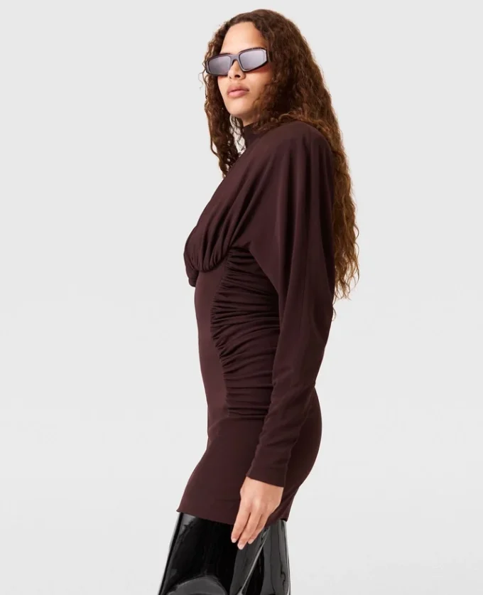Plissiertes Minikleid mit hohem Kragen und langen Ärmeln