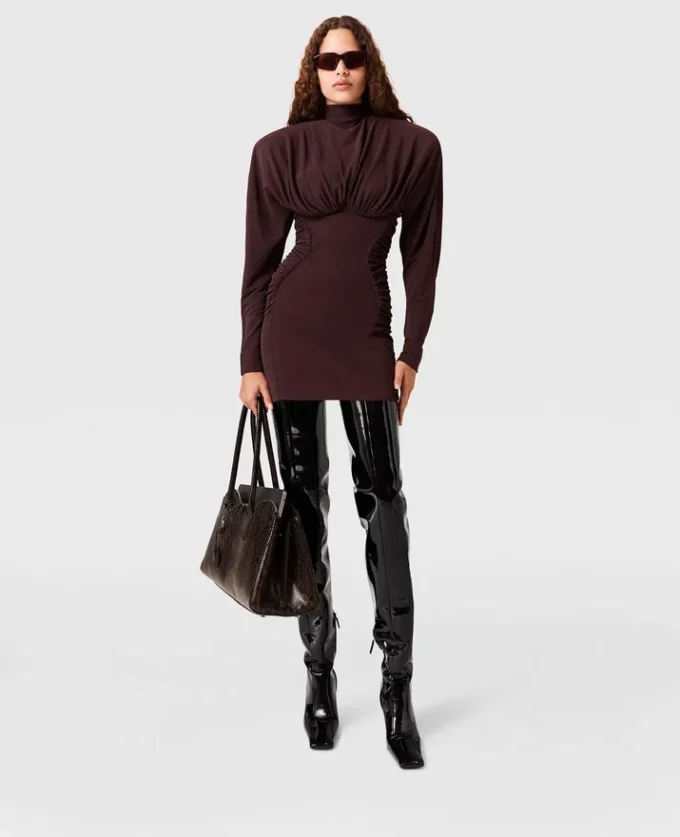 Plissiertes Minikleid mit hohem Kragen und langen Ärmeln