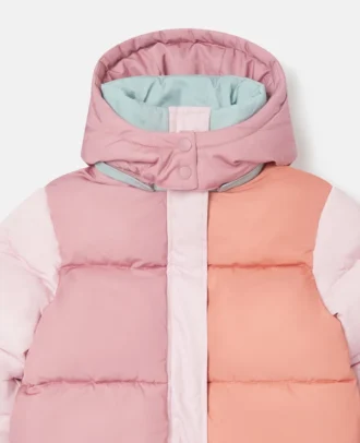 Pufferjacke mit Kapuze und kontrastierendem Einsatz