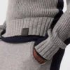 Pullover mit Rollkragen und kontrastierenden Einsätzen