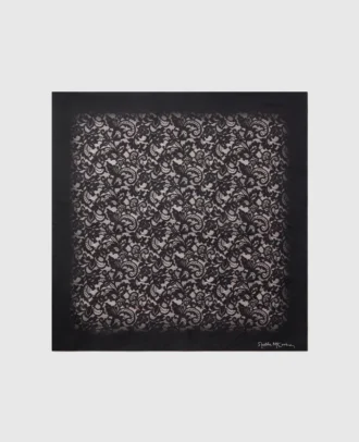 Quadratischer Schal mit Spitzenprint