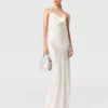 Satin-Kleid mit Falabella-Kettenriemen
