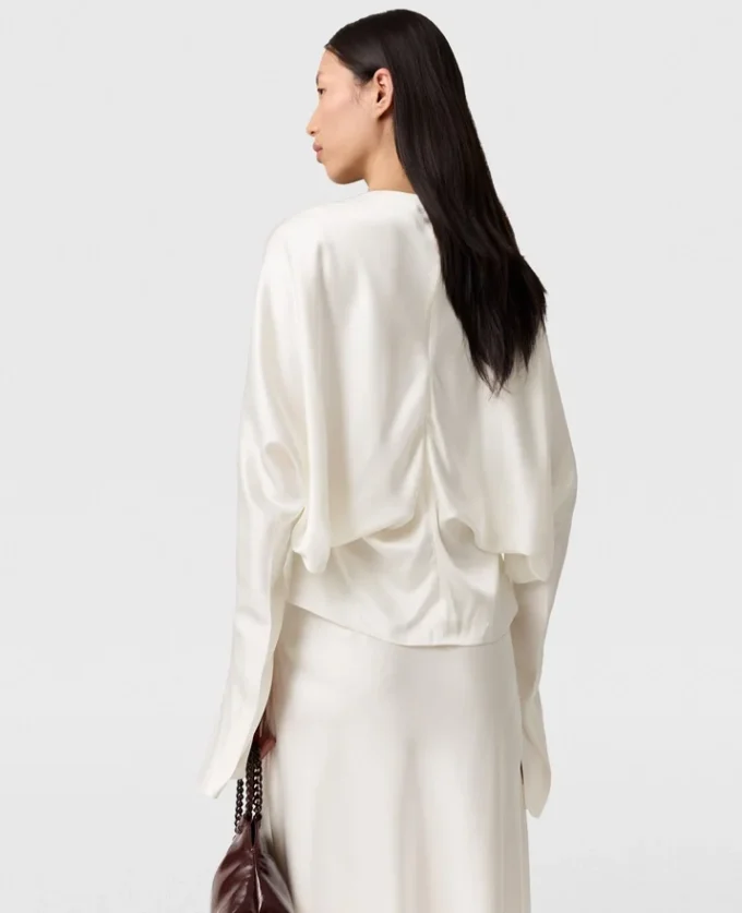 Satin-Oberteil mit Cape-Ärmeln und Cut-outs