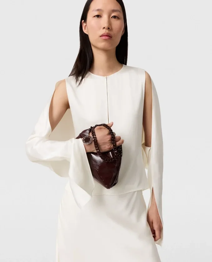Satin-Oberteil mit Cape-Ärmeln und Cut-outs