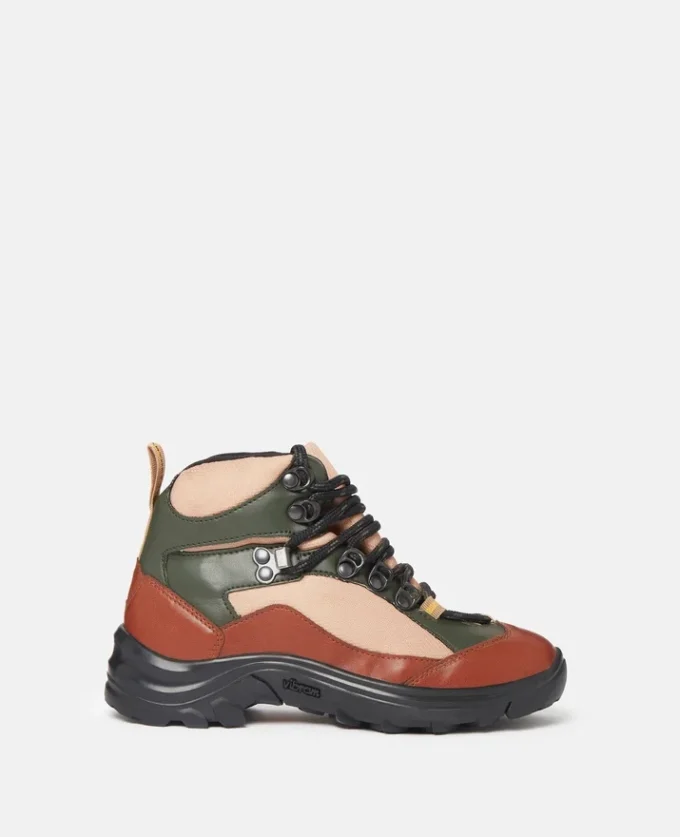 Schnürstiefel