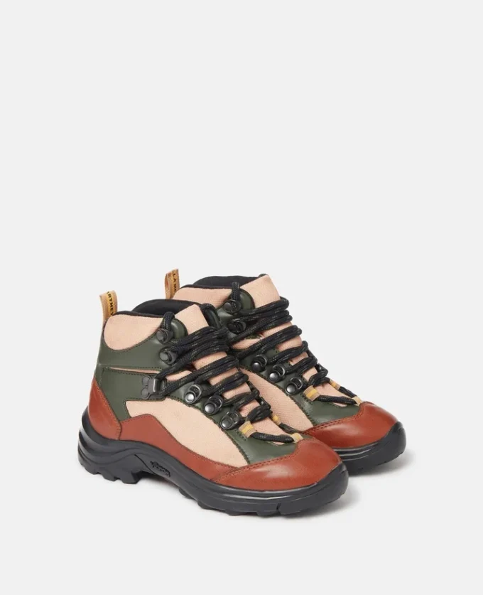 Schnürstiefel