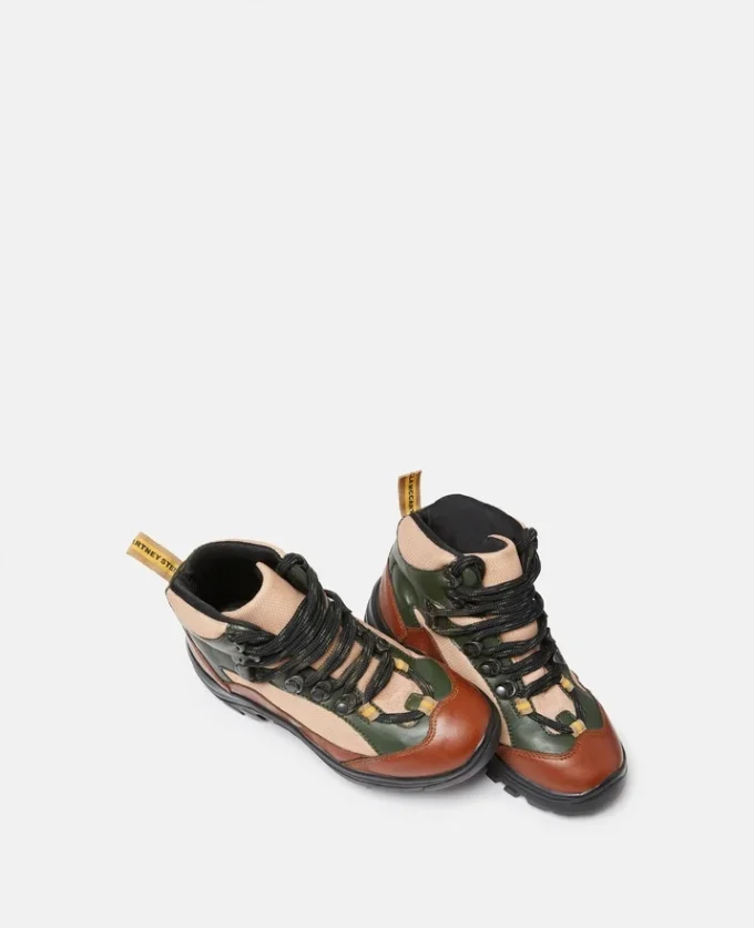 Schnürstiefel