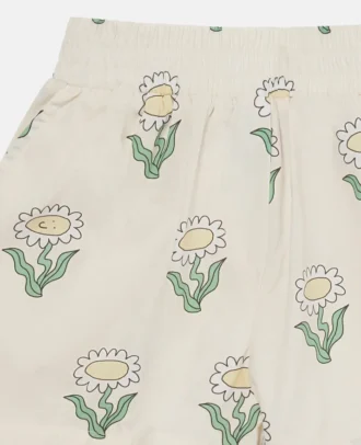 Shorts mit elastischem Bund und Wellenkante mit Gänseblümchen