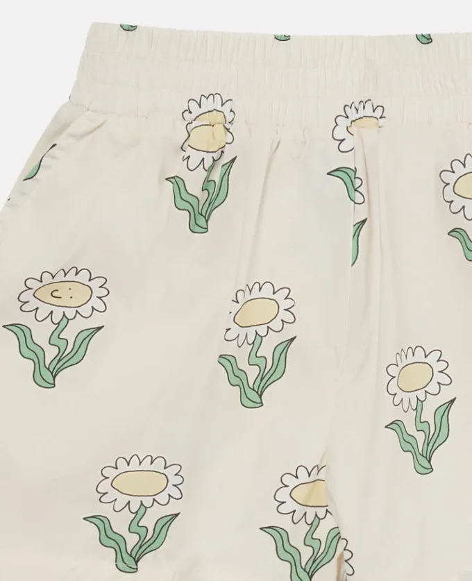 Shorts mit elastischem Bund und Wellenkante mit Gänseblümchen