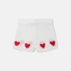 Shorts mit gehäkelten Herzen