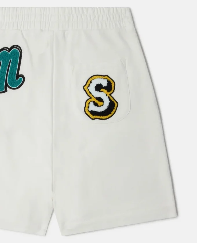 Shorts mit gestickten Markeninitialen