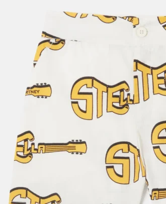 Shorts mit Gitarrenprint
