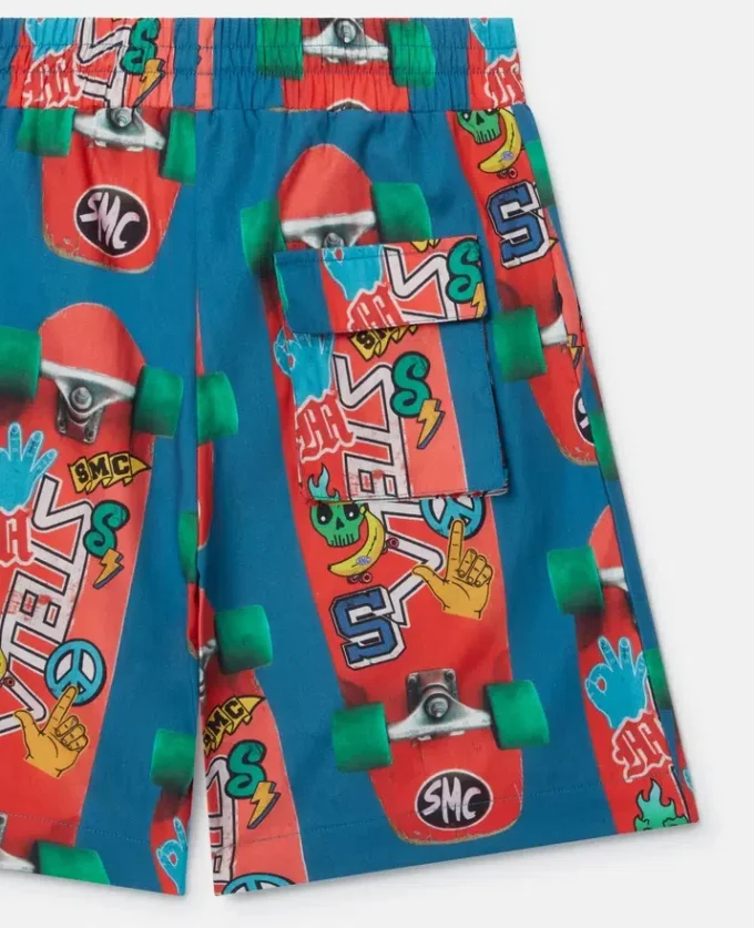 Shorts mit Skateboard-Print