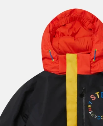 Ski-Jacke mit Kapuze und Farbblock-Design