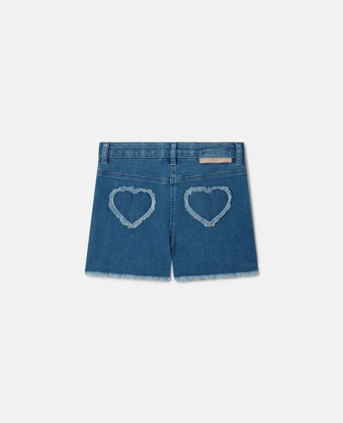 Stretch-Jeansshorts mit Fransen-Herz-Aufnäher