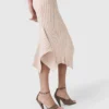 Strick-Maxikleid mit ausgestelltem Rock