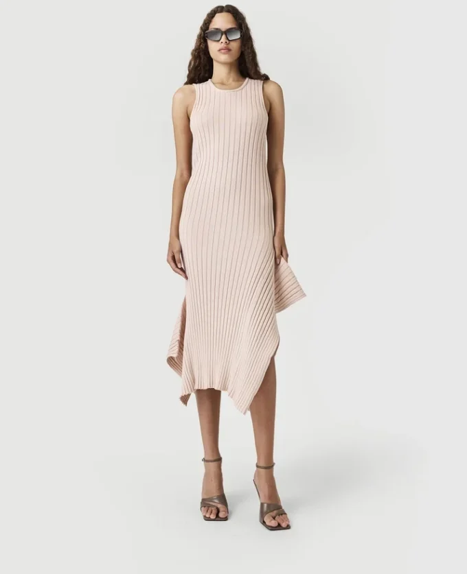 Strick-Maxikleid mit ausgestelltem Rock