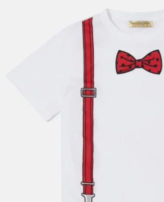 T-Shirt mit Fliegen- und Hosenträger-Print