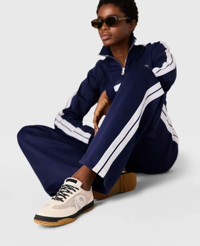 Trackjacke mit hohem Kragen und doppelten Streifen