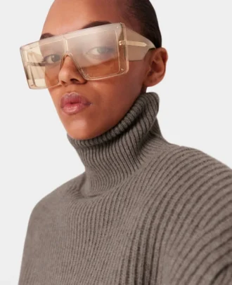 Transparente quadratische Sonnenbrille