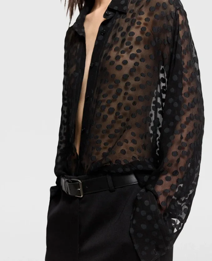 Transparentes Chiffonhemd mit Polka-Dot-Muster