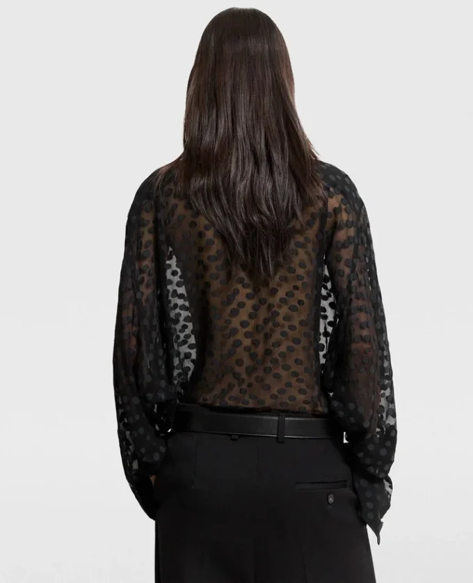 Transparentes Chiffonhemd mit Polka-Dot-Muster