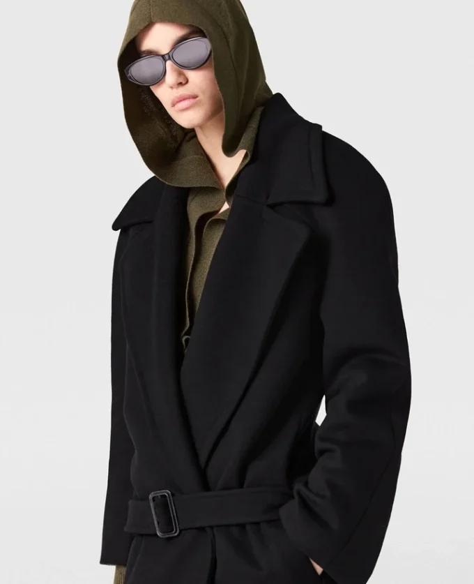 Trenchcoat mit Gürtel und farblich abgestimmter Schnalle