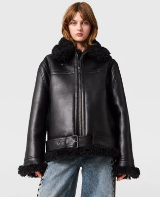 Vegane Shearling-Jacke mit Gürtel