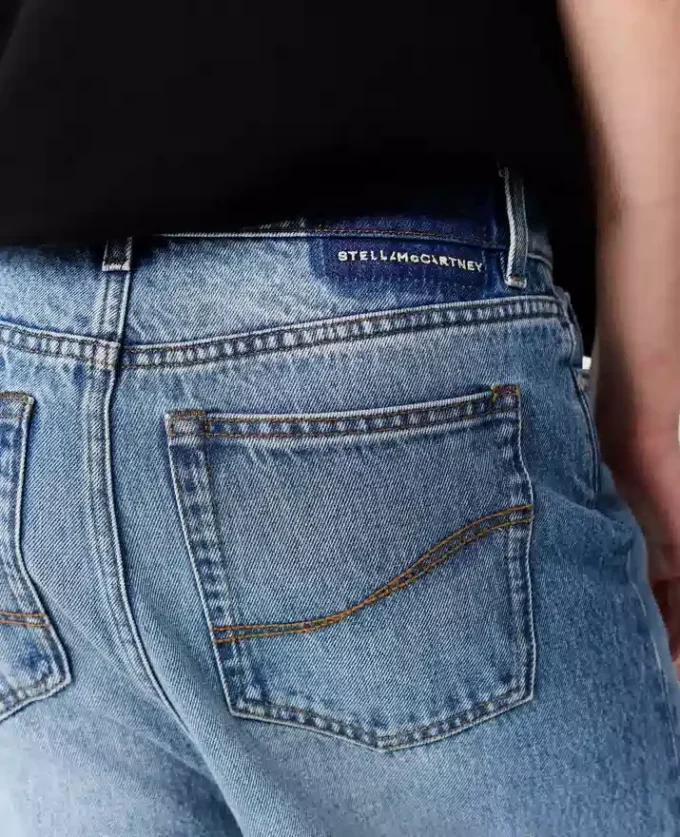 Verwaschene High-Waist-Jeans mit weitem Bein