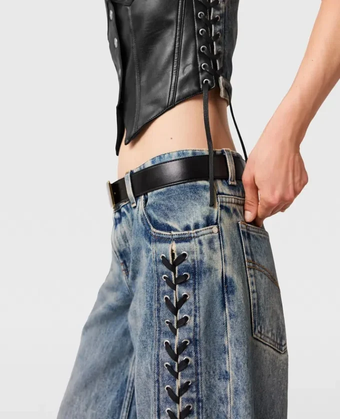 Weite Jeans mit Schnürung