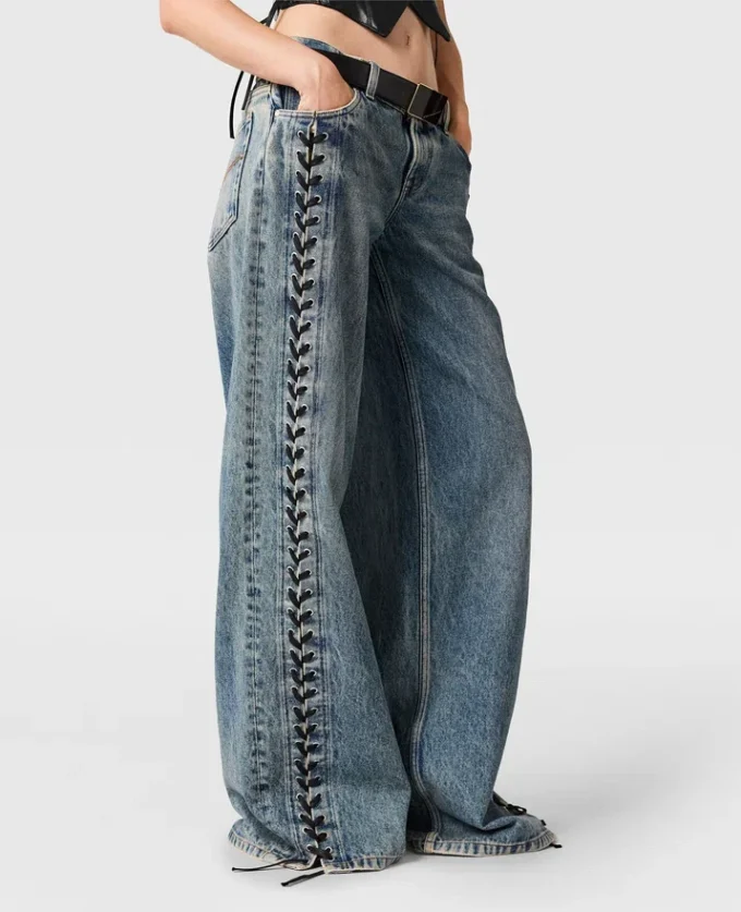 Weite Jeans mit Schnürung