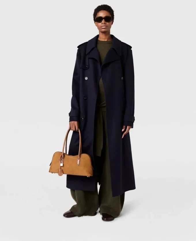 Zweireihiger Trenchcoat mit Gürtel
